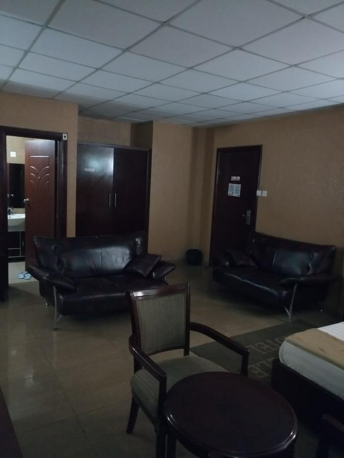 Crocodile Hotels And Restaurant Limited Kaduna Esterno foto