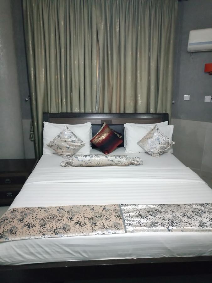 Crocodile Hotels And Restaurant Limited Kaduna Esterno foto